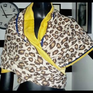 MARCUS ADLER LEOPARD PRINT LARGE SCARF